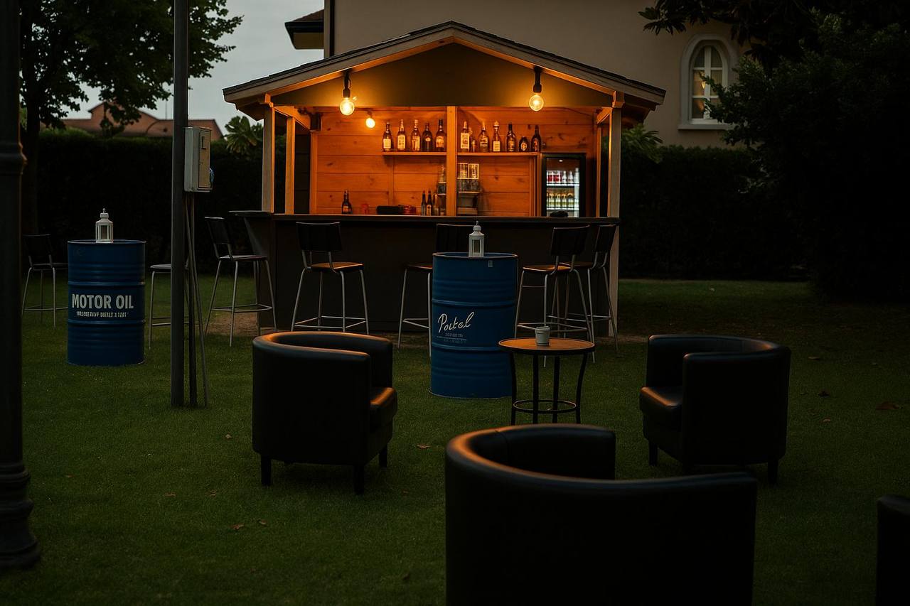 Giardino esterno del Canguro Nero di sera con luci calde